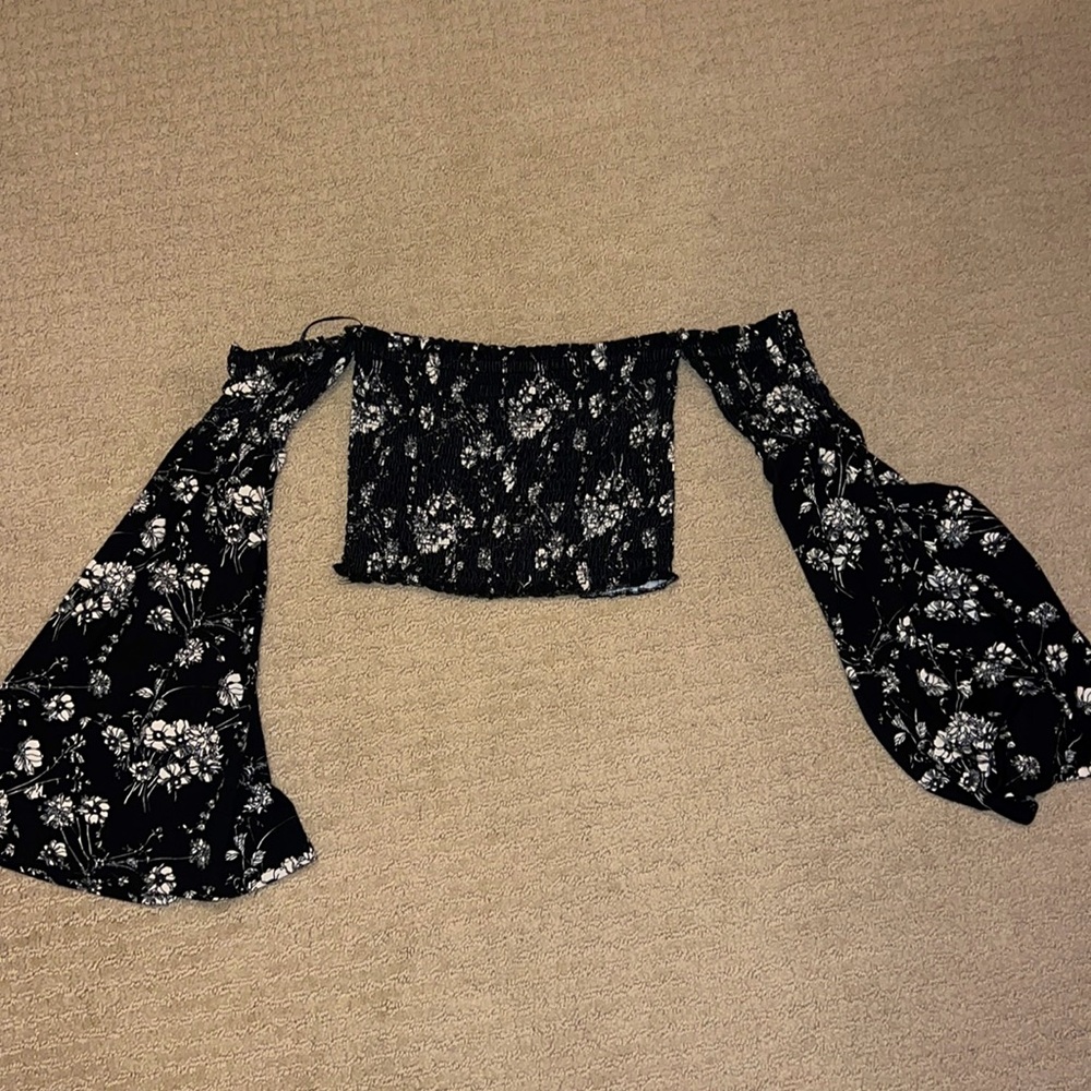 Bell sleeve crop top